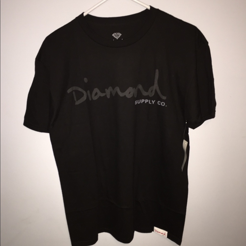 black short sleeve tee shirt